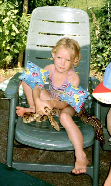 Girl with boa / Meisje met boa